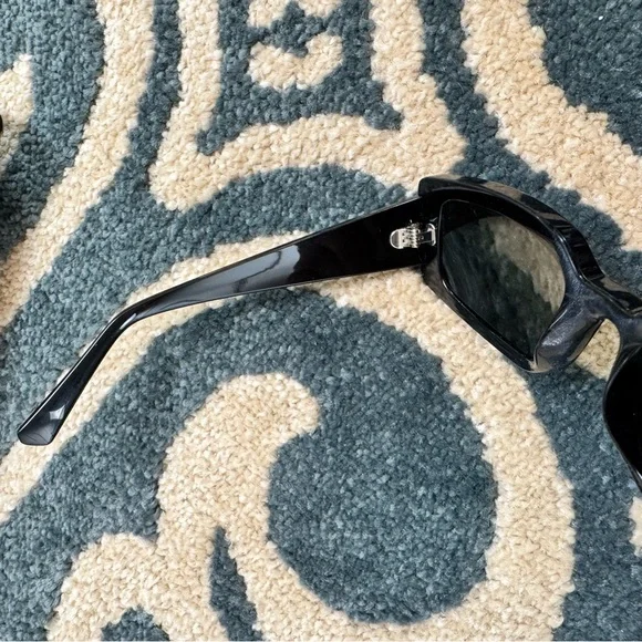 Ray-Ban Black Kiliane Sunglasses with Tan Case - Picture 7 of 11